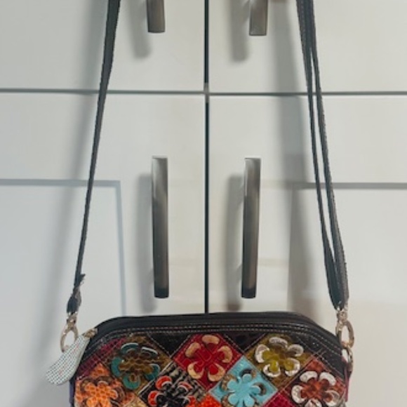 Non Branded Color Flower/Circle Patterned Crossbody Purse - NEW! - Picture 6 of 16